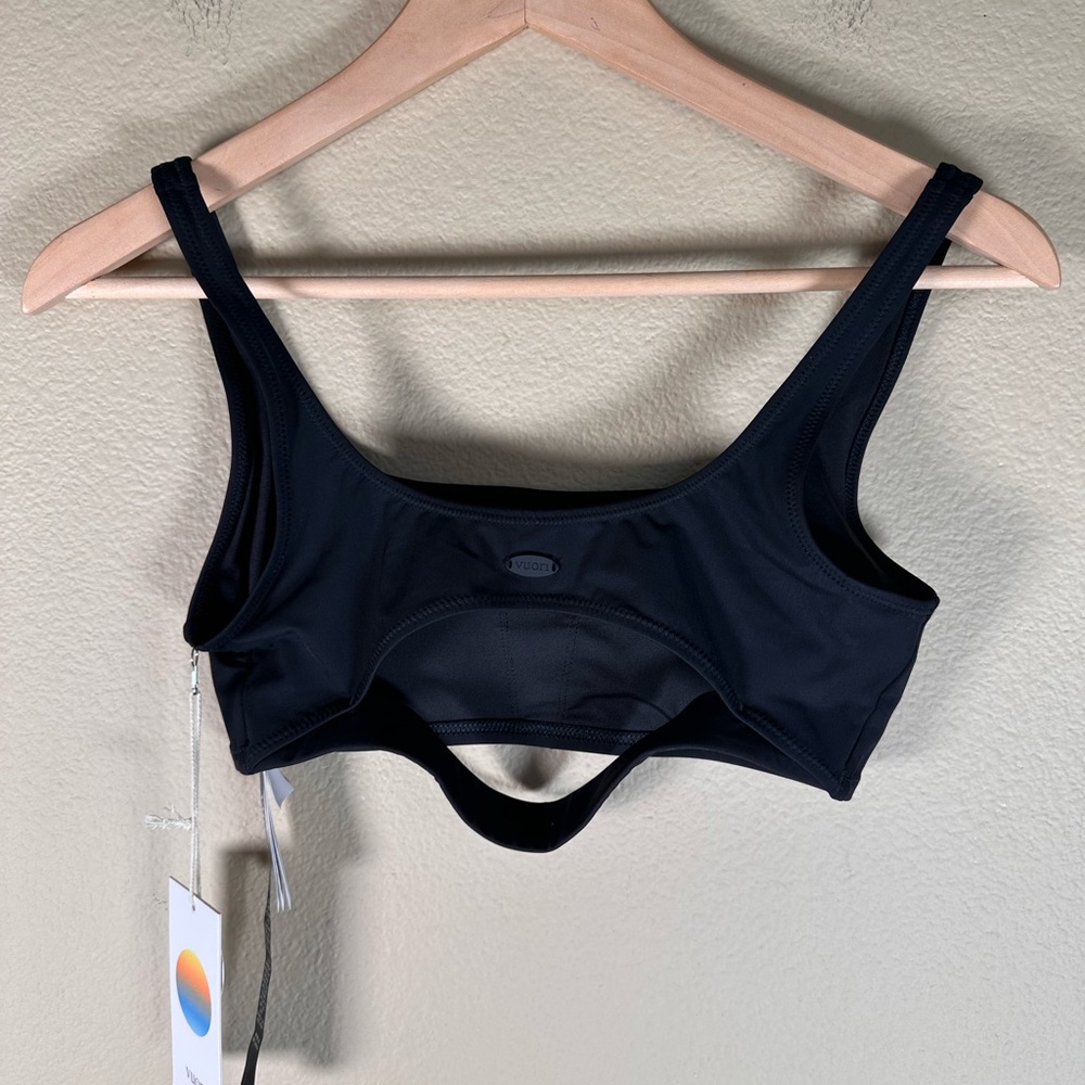 NWT Vuori Women’s Encinitas Bikini Top in black - Picture 3 of 5